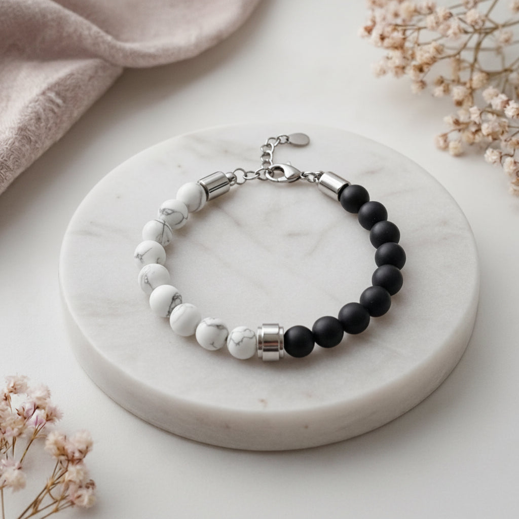 Armband Unys versilbert Onyx und Howlith weiß A