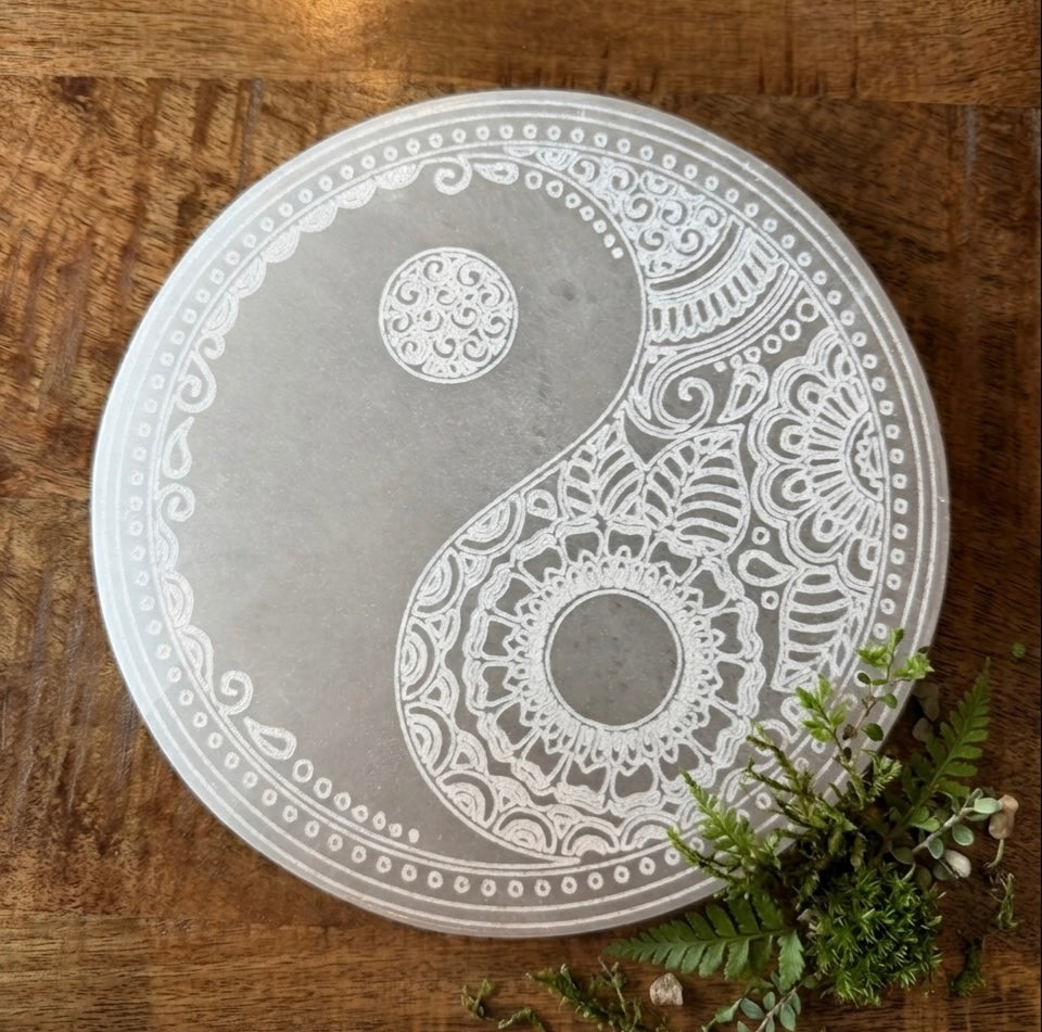 Plaque Sélénite 18cm Design Mandala Yin & Yang