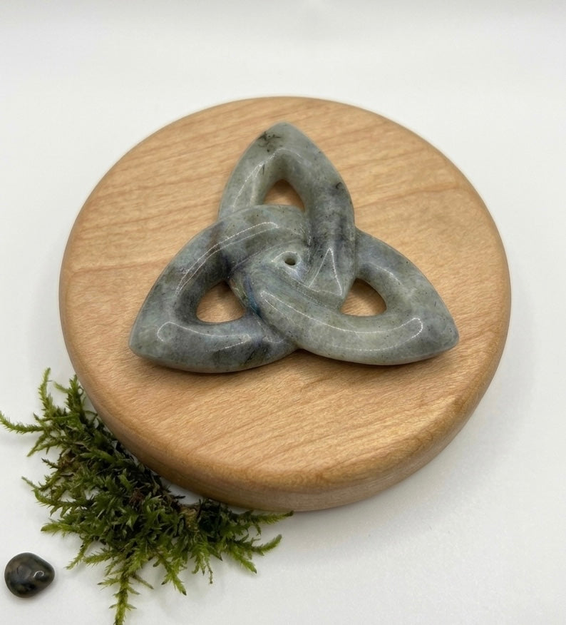 Triquetra Labradorit 60mm A (1 Stück)